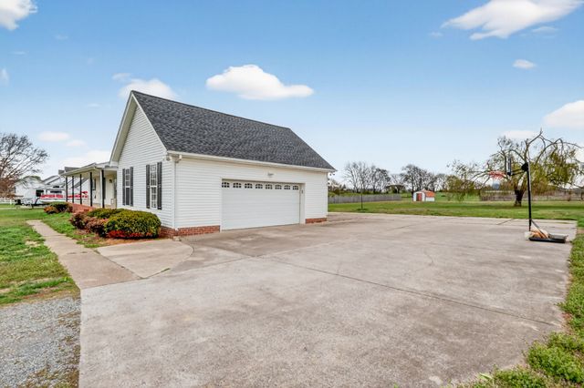 766 Rock Springs Rd, Castalian Springs, TN 37031