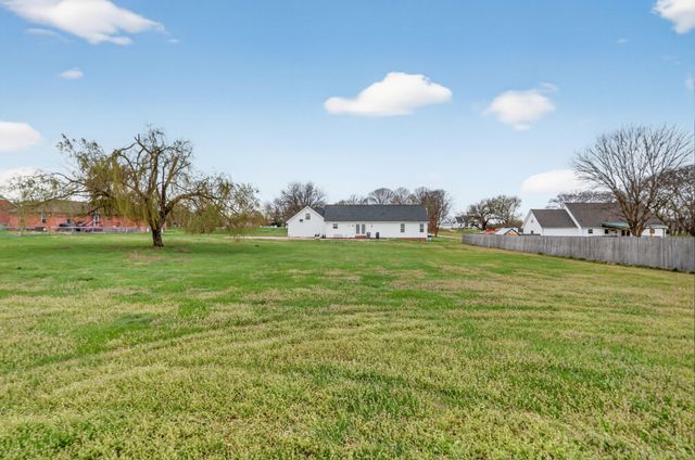 766 Rock Springs Rd, Castalian Springs, TN 37031