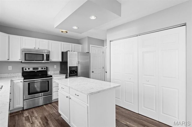 2705 Cabin Creek Court, Edwardsville, IL 62025