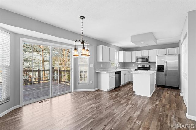 2705 Cabin Creek Court, Edwardsville, IL 62025