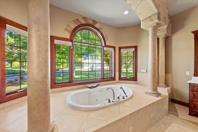 3790 Sherman ROAD, Slinger, WI 53086