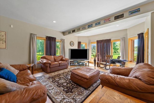 3790 Sherman ROAD, Slinger, WI 53086