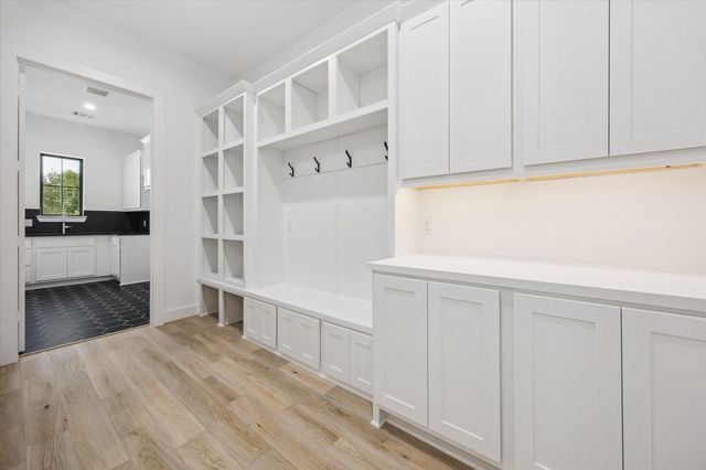 1201 Confederate Road, Houston, TX 77055