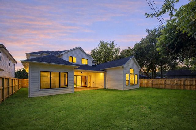 1201 Confederate Road, Houston, TX 77055