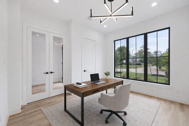 1201 Confederate Road, Houston, TX 77055