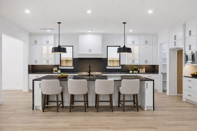 1201 Confederate Road, Houston, TX 77055