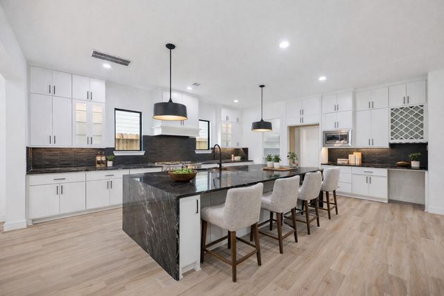 1201 Confederate Road, Houston, TX 77055