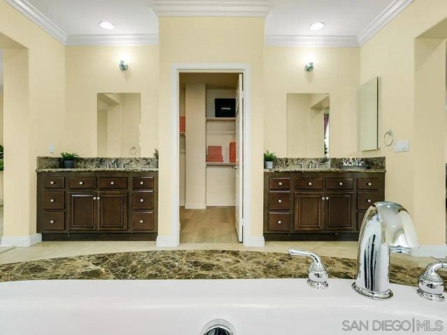 1352 N Paradise Ridge, Chula Vista, CA 91915