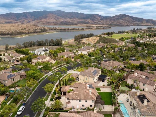 1352 N Paradise Ridge, Chula Vista, CA 91915