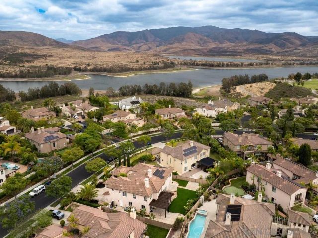 1352 N Paradise Ridge, Chula Vista, CA 91915