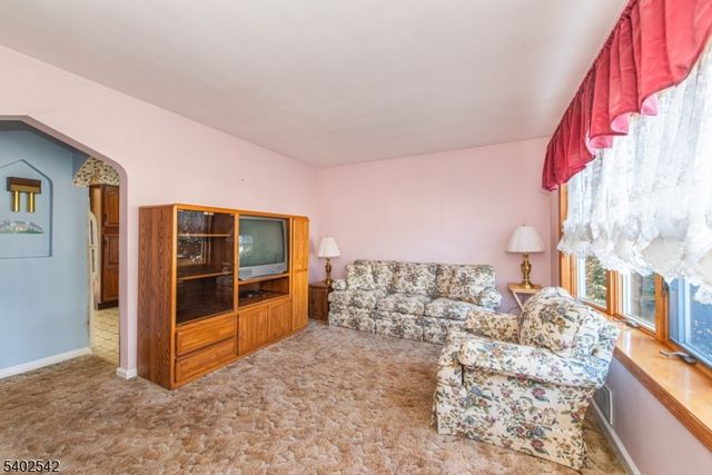 48 Center Ct, Garfield City, NJ 07026