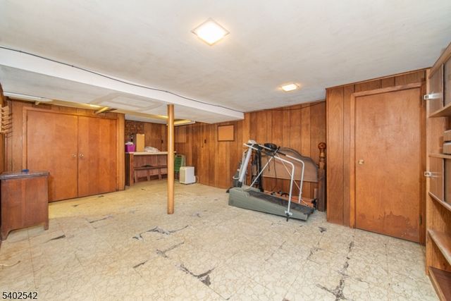 48 Center Ct, Garfield City, NJ 07026