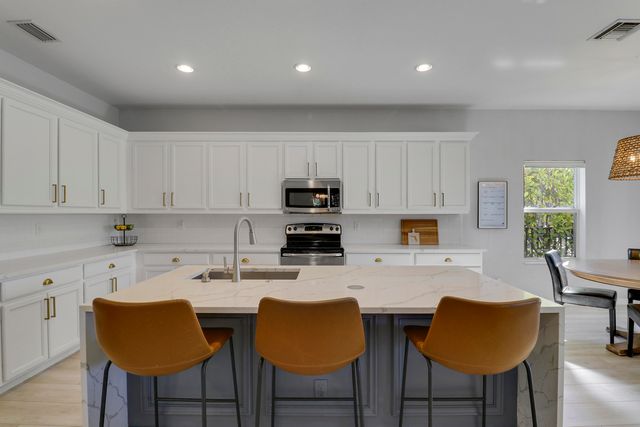 156 Andros Harbour Place, Jupiter, FL 33458