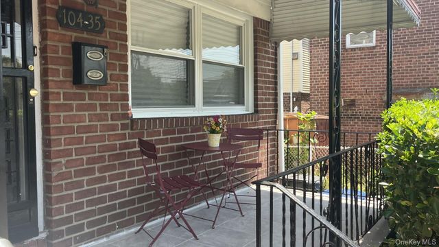 104-35 186th Street, Saint Albans, NY 11412