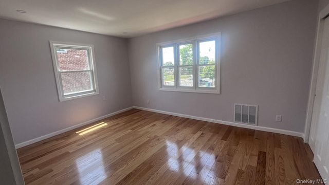 104-35 186th Street, Saint Albans, NY 11412