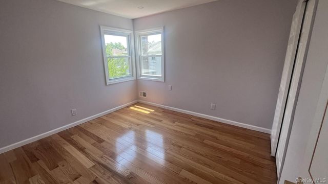 104-35 186th Street, Saint Albans, NY 11412