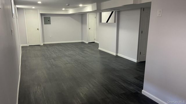 104-35 186th Street, Saint Albans, NY 11412