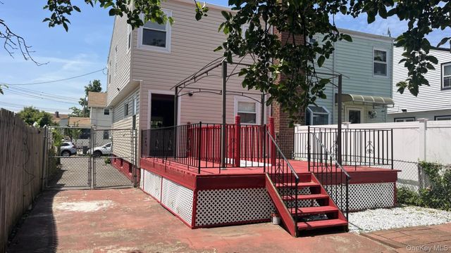 104-35 186th Street, Saint Albans, NY 11412