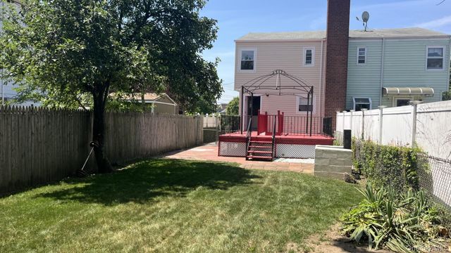 104-35 186th Street, Saint Albans, NY 11412