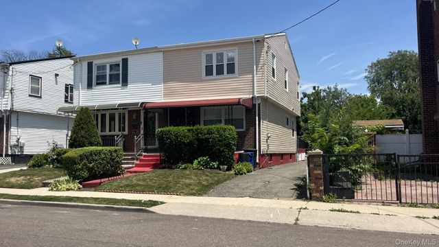 104-35 186th Street, Saint Albans, NY 11412