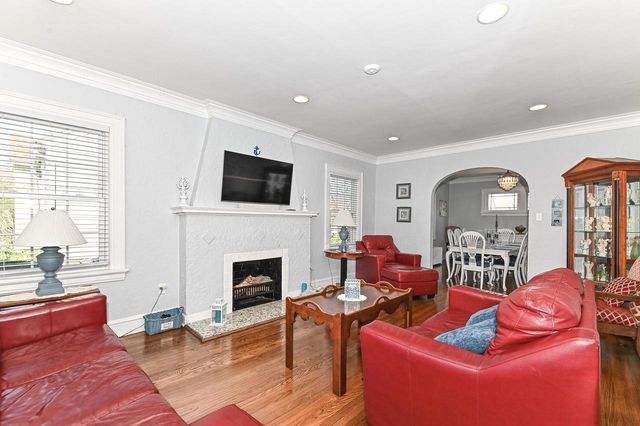 520 74th STREET, Kenosha, WI 53143