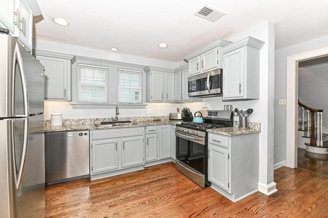520 74th STREET, Kenosha, WI 53143