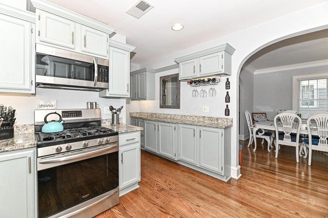 520 74th STREET, Kenosha, WI 53143