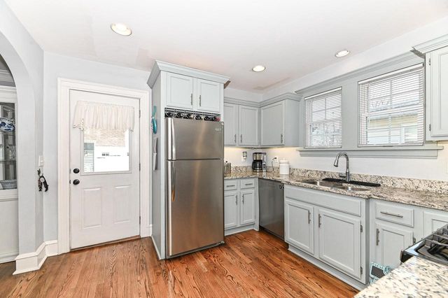 520 74th STREET, Kenosha, WI 53143