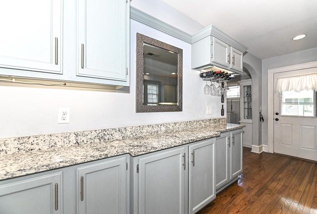 520 74th STREET, Kenosha, WI 53143