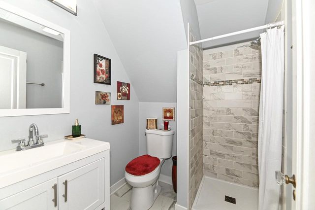 520 74th STREET, Kenosha, WI 53143