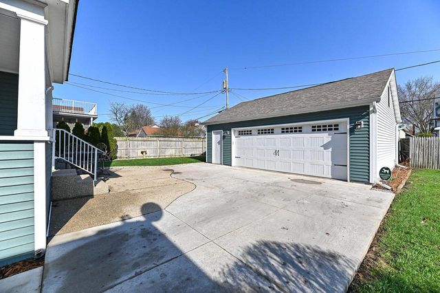 520 74th STREET, Kenosha, WI 53143