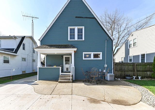 520 74th STREET, Kenosha, WI 53143