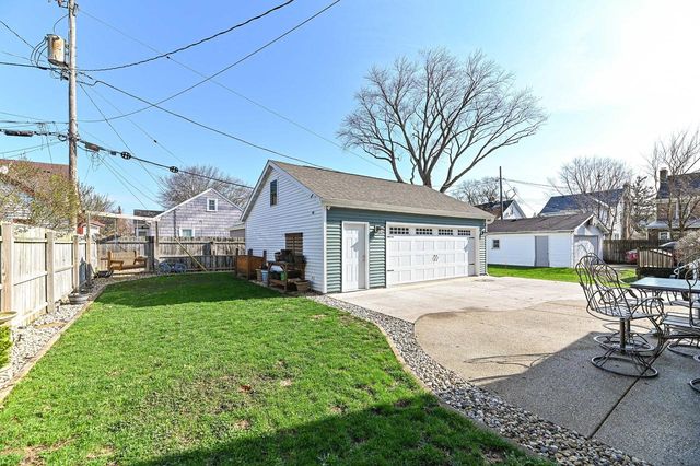 520 74th STREET, Kenosha, WI 53143