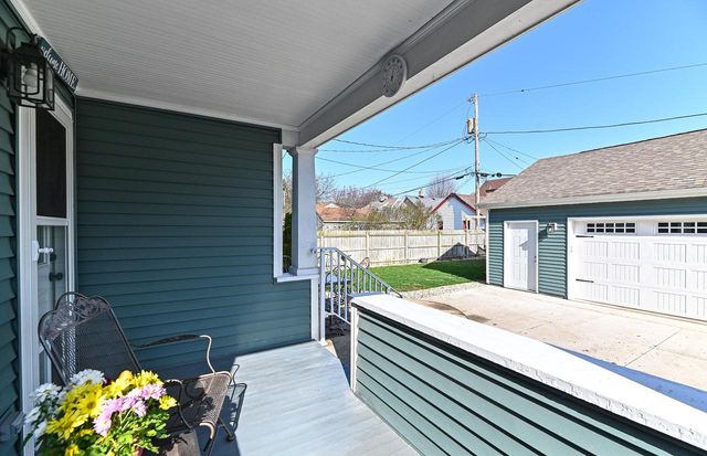 520 74th STREET, Kenosha, WI 53143
