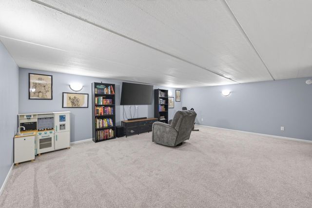 6700 Kennaston Drive NE, Fridley, MN 55432