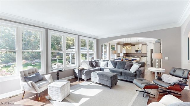 110 Fern Way, Chardon, OH 44024