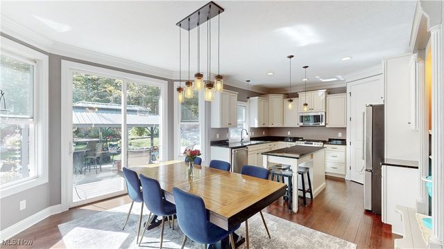 110 Fern Way, Chardon, OH 44024