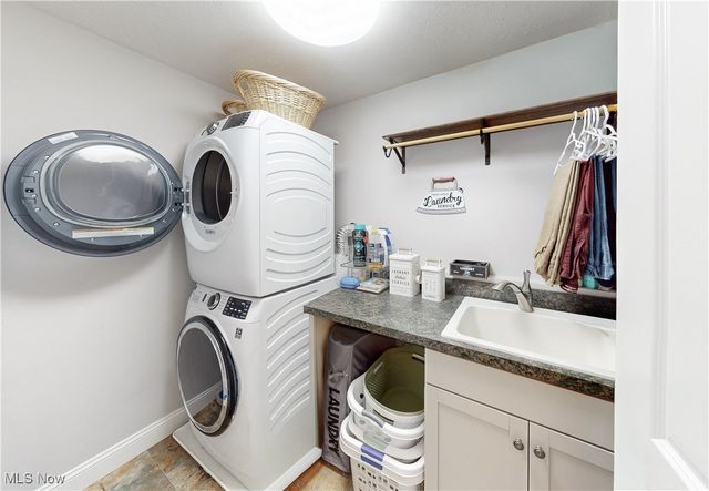 110 Fern Way, Chardon, OH 44024