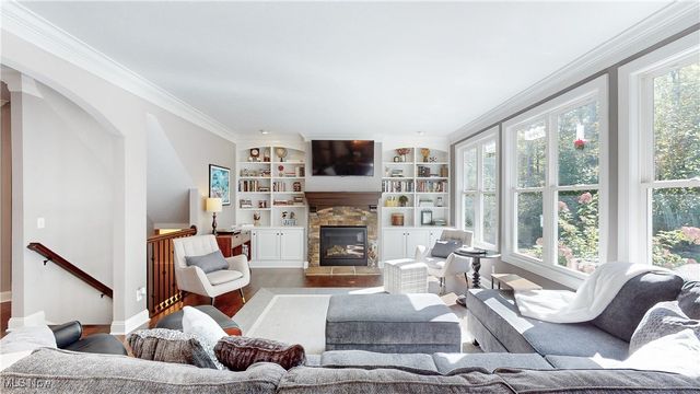 110 Fern Way, Chardon, OH 44024