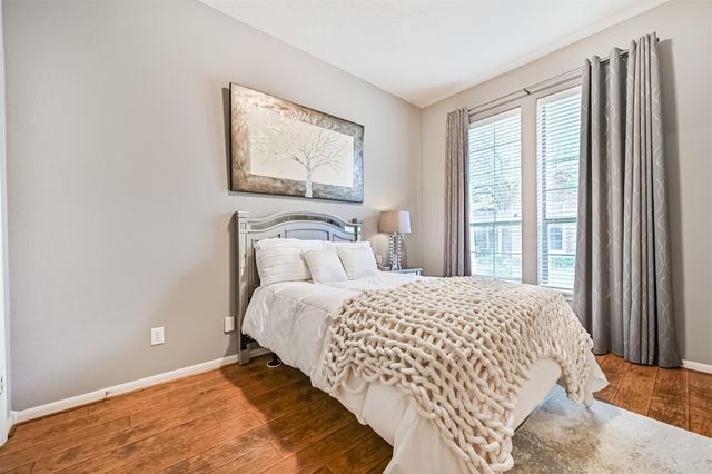 3318 Silverbrook Lane, Pearland, TX 77584