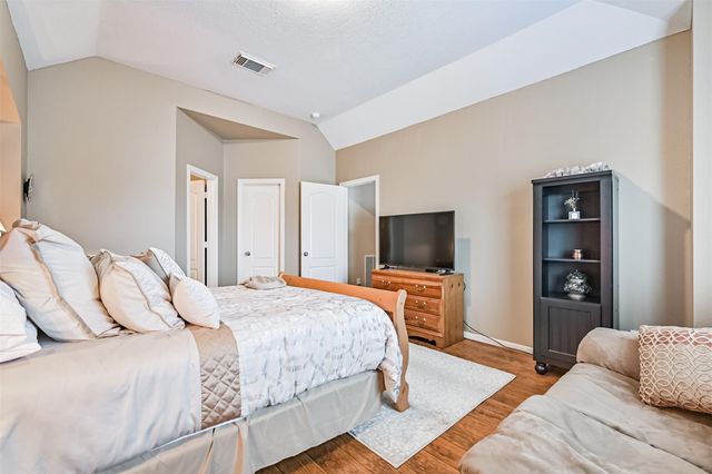 3318 Silverbrook Lane, Pearland, TX 77584