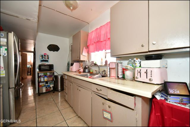 9511 CHARLESTON Street, El Paso, TX 79924