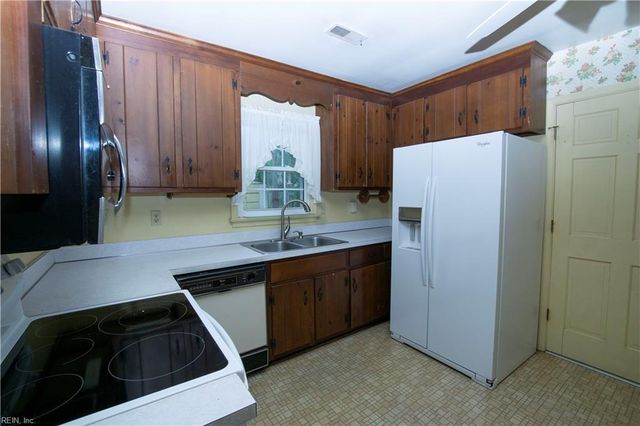 56 Wendfield CIR, Newport News, VA 23601