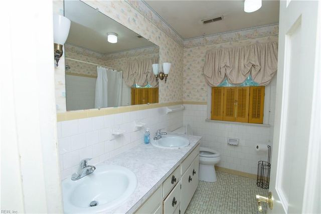 56 Wendfield CIR, Newport News, VA 23601
