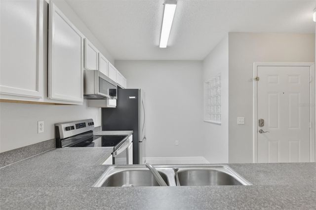 6437 CYPRESSDALE DRIVE 201, Riverview, FL 33578