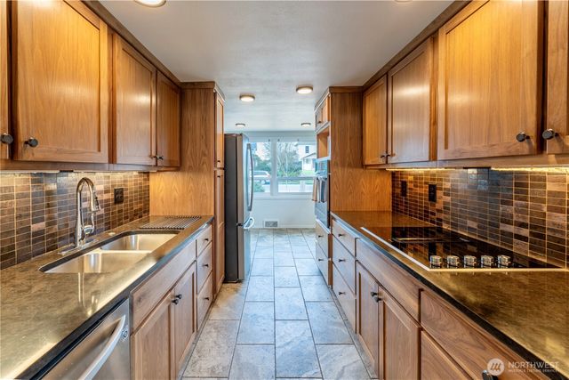 626 E Georgiana Street, Port Angeles, WA 98362