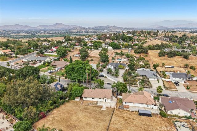 6770 Sandy Lane, Riverside, CA 92505