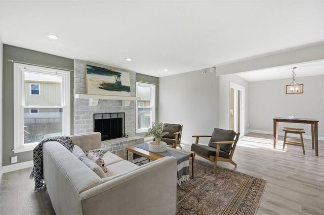 9985 Edelweiss Circle, Merriam, KS 66203