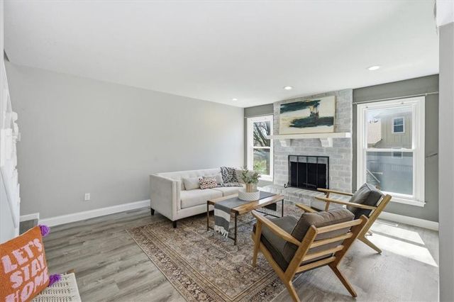 9985 Edelweiss Circle, Merriam, KS 66203