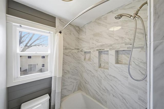 9985 Edelweiss Circle, Merriam, KS 66203